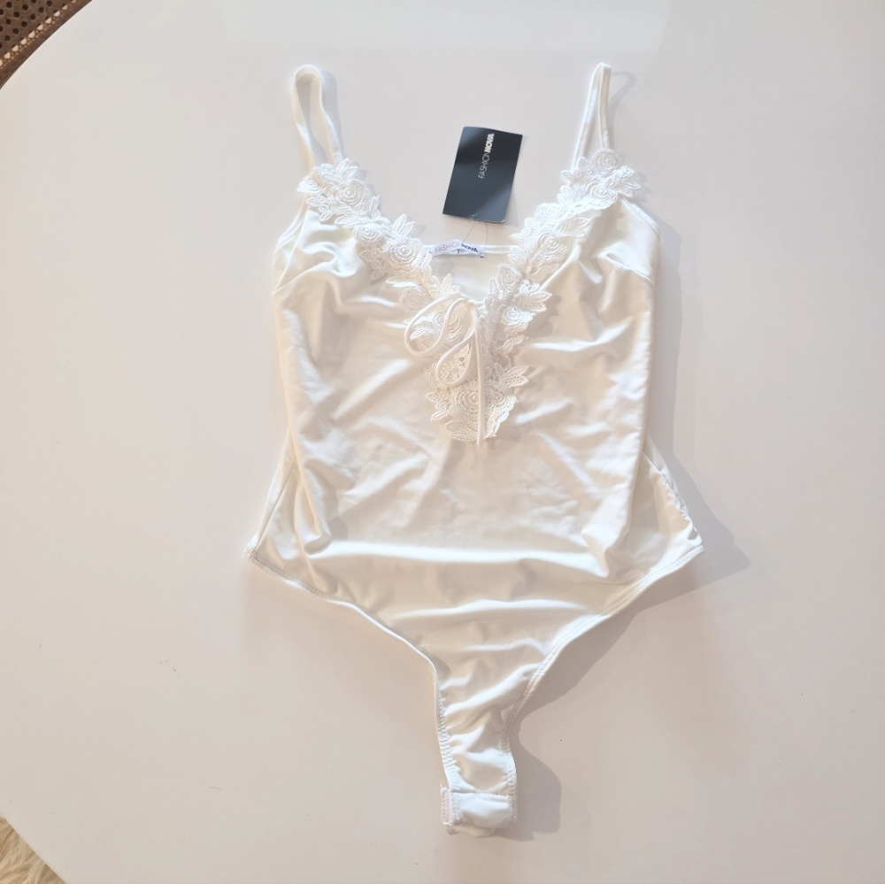 Fashion Nova White Lace-Up V-Neck Bodysuit - Picture 5 of 15